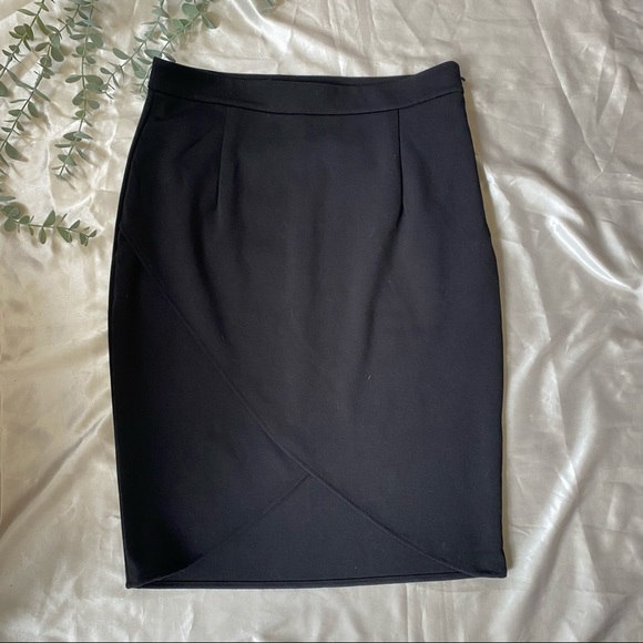Banana Republic Dresses & Skirts - Banana Republic Petit Black Mid Length Pencil Skirt 28/6